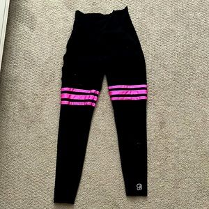 Bombshell Leggings SMALL